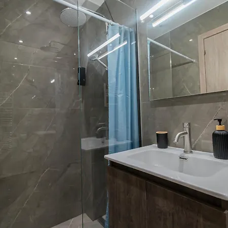 Euphoria Living By Rentalspro - דירה ניאה מודאניה